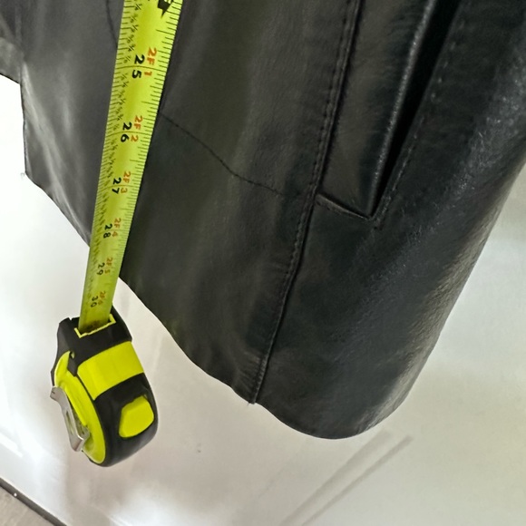 Wilsons Black Leather Blazer size L. EUC - Picture 10 of 12